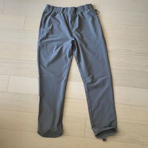 grand running club light weight pant in asphalt